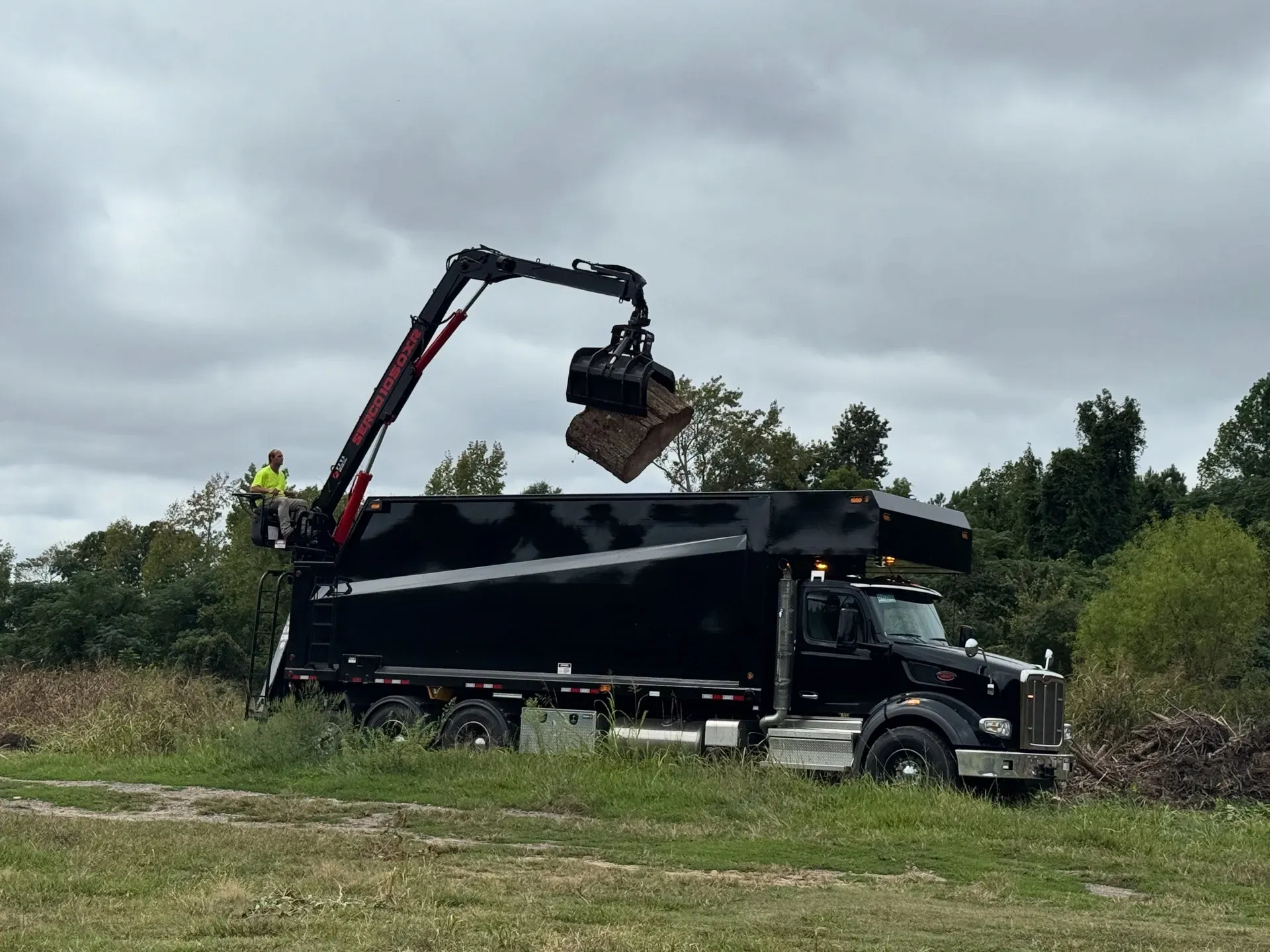 Grapple Truck Service